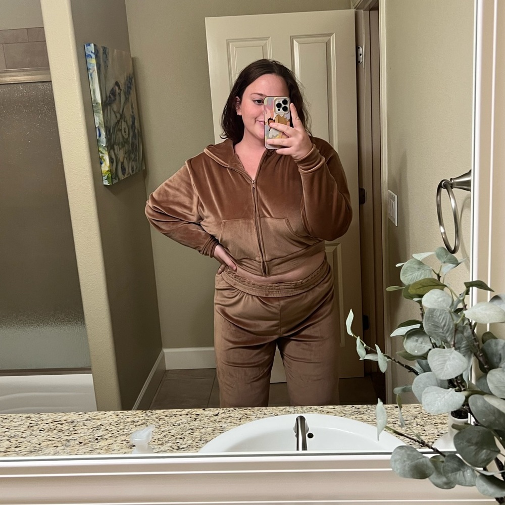 SKIMS VELOUR SWEATSUIT